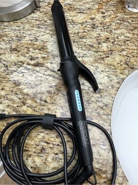 Bio Ionic Black Styling Curling Iron